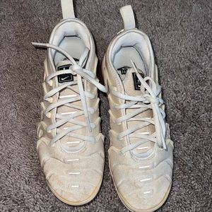 Air Vapormax Plus Sneakers. Size 7